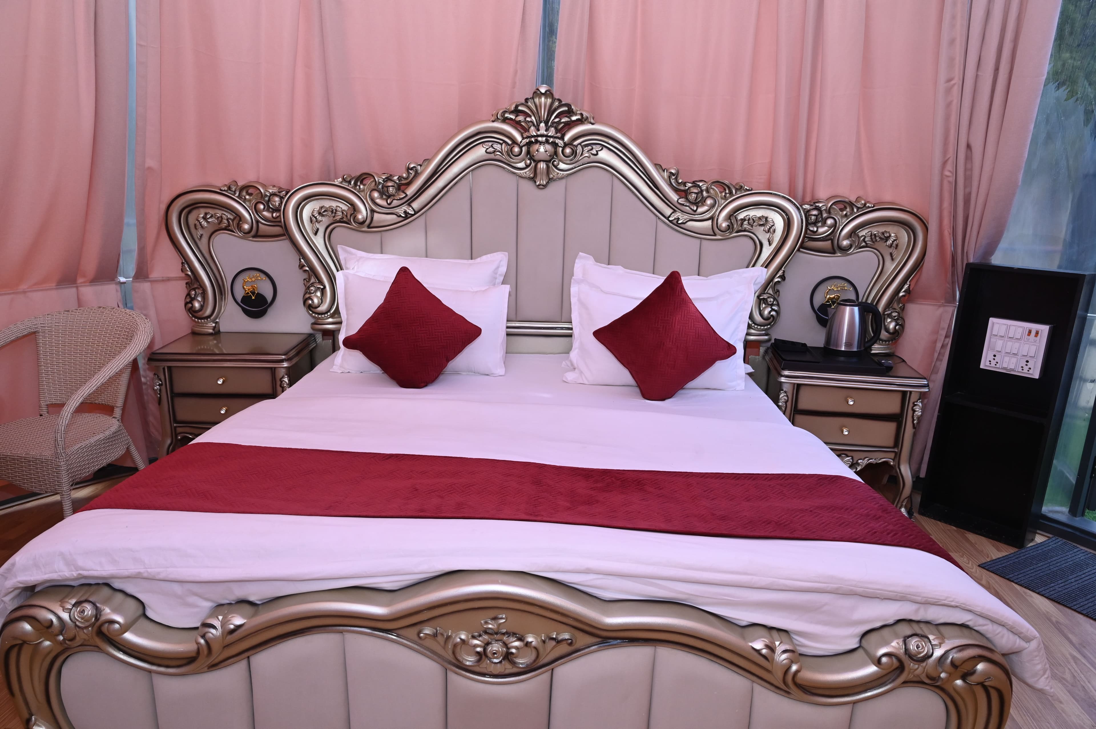 delux double bed